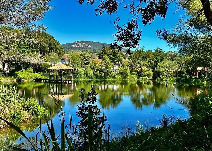 בית נופש Les Restanques Maison 3 Pins